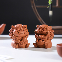 Figurine du Dieu du Vent en Résine, Lion Joyeux, Rouge Brique Rustique, Ornement Feng Shui, Décoration de Bureau à Domicile, Cadeau Porte-Bonheur
