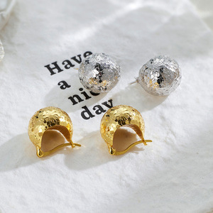 Juego de Pendientes de Plata de Ley 925 J&C - Pendientes Redondos con Diseño de Escamas de Dragón, Helado y Piña - Product Image 3