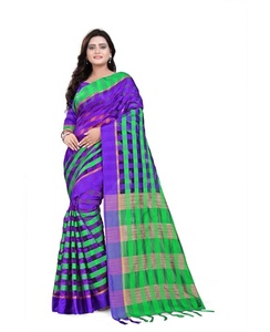 Vente en gros de saris en satin de soie pour vêtements ethniques Vêtement - Product Image 1