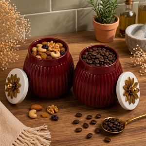 Ensemble de pots de rangement en métal rouges ronds hermétiques avec couvercle à motif floral pour la conservation des aliments en cuisine, design moderne, fabrication artisanale - Product Image 4