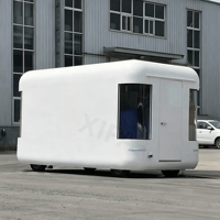 Camion de restauration motorisé homologué pour la circulation routière, certifié conforme aux normes DOT et EEC