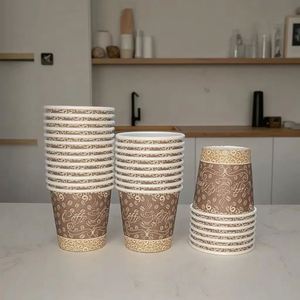 Gobelet à café jetable à double paroi biodégradable avec estampage à chaud en feuille d'or, papier synthétique personnalisable - Product Image 5