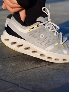 Nouvelles Chaussures de Sport et de Loisirs 2026 pour Hommes et Femmes : Tendance, Polyvalentes, Confortables, Légères et Respirantes - Product Image 5