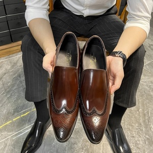 Chaussures habillées en cuir pour hommes, style brogue, à enfiler, à bout pointu, de très haute qualité, pour l'automne, le bureau et la carrière, design tendance en cuir de vachette - Product Image 3