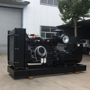 Générateur diesel industriel 50 kVA 40 kW avec moteur Cummins, type ouvert, refroidissement par eau, fil de cuivre 100 % - Product Image 1