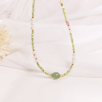 Ensemble collier et bracelet en perles d'aventurine verte et coquillage vert clair, design de niche, décoration délicate, cadeau attentionné pour femme