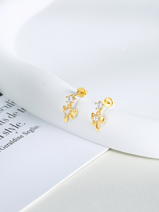 ต่างหูแบบใหม่ ดีไซน์โบว์ผูก ประดับพู่ยาว เงินแท้ 925 ประดับเพชรซิคอน 18k ต่างหูดีไซน์ไม่ซ้ำใครสำหรับผู้หญิง - Product Image 3