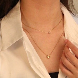 Collar de cadena de acero inoxidable chapado en oro de 18 quilates con logotipo personalizado, collar con colgante de circonita en forma de corazón para mujer - Product Image 1