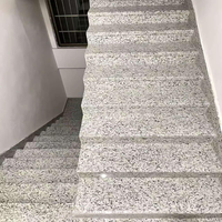 Dalles et carreaux en granit blanc Bala, revêtement de sol et plan de travail modernes en pierre polie avec garantie de 5 ans pour les projets
