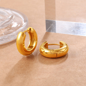 Pendientes Huggie Geométricos en Forma de C, Oro, Plata, Acero Inoxidable, para Uso Diario - Product Image 3