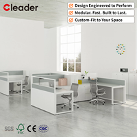 Poste de travail modulaire pour bureau avec cloison amovible et design démontable pour l'aménagement