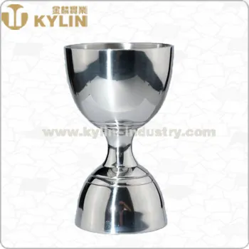 Vente en gros pas cher Mini forme trophée Jigger tasse à mesurer en acier inoxydable plaqué or Cocktail boisson mélangeur Bar Jigger