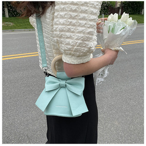 <span class=keywords><strong>Sac</strong></span> à main en <span class=keywords><strong>cuir</strong></span> grossiste poignée en bois nœud décoré dames <span class=keywords><strong>sac</strong></span> de créateur femmes - Product Image 3