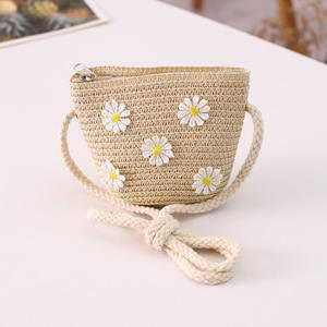 Ensemble chapeau de paille vintage et sac de plage d'été pour femme avec perles, fermeture éclair et large visière pare-soleil - Product Image 4