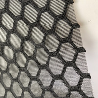 Tissu de maille 3D en polyester 100% à double couche hexagonale respirante blanche 100gsm pour coussin et matelas tissu de maille d'air 3d