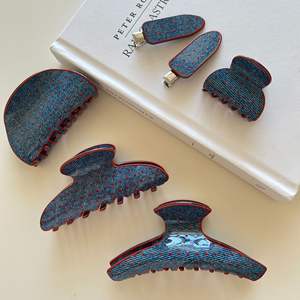 Pince à cheveux vintage tendance en acrylique et denim, couleur unie, pour le bain, style pince à griffes, support de cheveux en jean bleu - Product Image 2