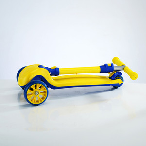 สกู๊ตเตอร์เด็ก สีเหลืองน้ำเงิน พับได้ ปรับความสูงได้ 1-12 ปี สกู๊ตเตอร์แบบมีแป้นเหยียบ สำหรับเด็กและวัยรุ่น - Product Image 3