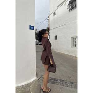 Chemise en tissu mat marron pour femmes - Product Image 1