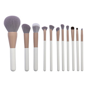 Venta al por mayor de brochas de maquillaje de etiqueta privada, 11 Uds., cara/ojo, pelo sintético suave y denso, mango de madera, juego de brochas de maquillaje blancas con bolsa - Product Image 4