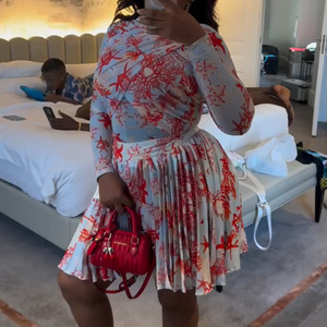 ชุดเซ็ต 2 ชิ้นแฟชั่นสำหรับผู้หญิง คอลเลคชั่นใหม่รับฤดูใบไม้ร่วง เสื้อแขนยาวพิมพ์ลายทรงเข้ารูปทันสมัย พร้อมกระโปรงพลีท สไตล์ลำลอง - Product Image 5