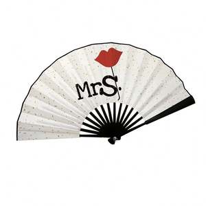 Ventilador de mano de Kung Fu de tela de seda plegable de madera personalizado, superventas, con bolsa - Product Image 1