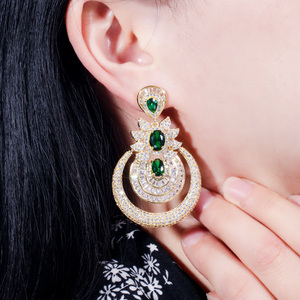 Pendientes Largos de Lujo con Circonita Cúbica Verde Esmeralda, Chapados en Oro de 18k, Estilo Vintage, para Mujer, Ideales para Bodas y Fiestas, Dubai - Product Image 2