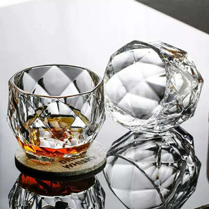 Vente en gros, verres à Whisky à fond épais en verre de Vodka cristal clair avec coupe de diamant rond créatif - Product Image 5