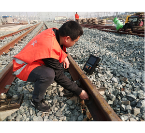 เครื่องตรวจจับข้อต่อรางรถไฟด้วยเครื่องตรวจจับข้อบกพร่องด้วยคลื่นอัลตราโซนิกดิจิทัลสำหรับงานเชื่อมราง - Product Image 1