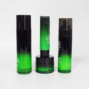 Envase Ecológico Moderno de Lujo Dorado con Bomba, Botella y Tarro de Vidrio Vacíos para Lociones y Cremas, Set de Envases para Cuidado de la Piel - Product Image 6