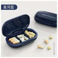 Boîte à médicaments portable mini, design classique en plastique, idéale pour les voyages, avec compartiments pour médicaments