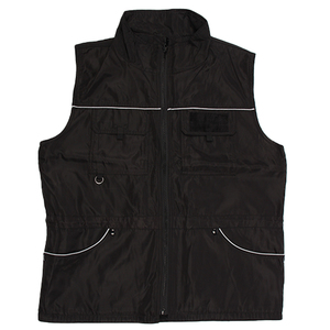 Hondentrainervest van zwart, scheurbestendig materiaal, met ruimte voor de opbergvakken voor trek- en stokspelletjes. - Product Image 3
