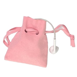 Bolsitas de Regalo Pequeñas de Microfibra de Gamuza Rosa de Alta Calidad de 7.5*8.5cm para Joyería y Aretes - Product Image 1