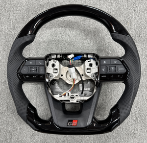 Volant de voiture en cuir et fibre de <span class=keywords><strong>carbone</strong></span> cousu à la main de qualité OEM, utilisé pour Toyota LC300 Land Cruiser Camry Hiace Hilux Corolla - Product Image 2