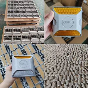 Vente chaude Haute Résistance Coulée Double Face En Aluminium Réfléchissant Route Goujon Haute Visibilité En Aluminium Réfléchissant Yeux De Chat - Product Image 2