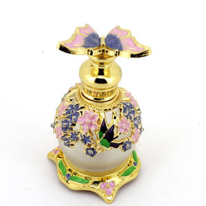 Flacon de parfum en verre créatif de style vintage en métal de luxe avec papillon - Product Image 3