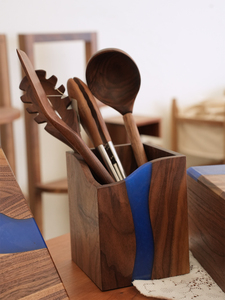 Portautensili da Cucina <span class=keywords><strong>in</strong></span> <span class=keywords><strong>Legno</strong></span> di Noce Nero e Resina Epossidica Serie River Shape di Natural House per Piano di Lavoro - Product Image 5