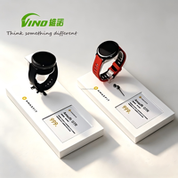 Support d'affichage pour montre connectée, design minimaliste moderne, blanc, avec emplacement pour carte d'information, vitrine pour montres en magasin
