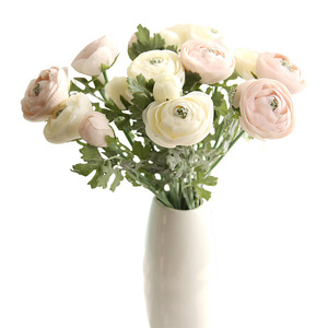 2023 Tea Rose Bouquet camelia simulata <span class=keywords><strong>sposa</strong></span> che tiene <span class=keywords><strong>fiori</strong></span> fiore artificiale seta ranuncolo bianco <span class=keywords><strong>per</strong></span> la vendita calda - Product Image 1