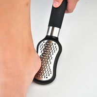 Lime à pieds professionnelle en acier inoxydable à long manche, double face, pour éliminer les callosités, râpe à pieds