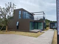 Maison modulaire en acier léger, toit triangulaire, résidence permanente, intérieur luxueux, structure à deux étages avec grenier