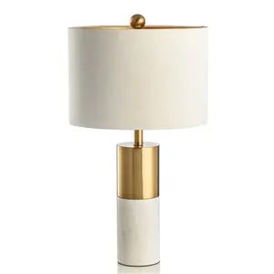 Just feel — lampe de bureau contemporain de luxe, base en marbre blanc, dorée, décoration de lampe de table d'hôtel