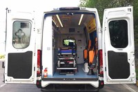 Ambulancia NAVECO Ousheng Euro 5 con Caja Médica de Presión Negativa y Flujo Laminar para UCI, Diésel, Nueva, Buen Precio, en Venta