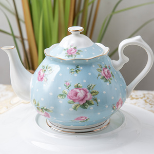 Juego de Tetera con 2 Tazas y Platillos de Porcelana Fina, Juego de Té Rojo de Cerámica Elegante de Alta Calidad para la Hora del Té - Product Image 4