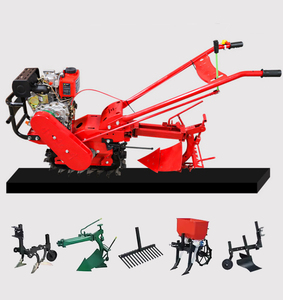 Motoculteur à essence rouge avec accessoire d'ensemencement, machine agricole multifonctionnelle - Product Image 1