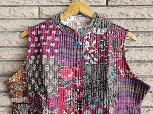 Nouvelle veste sans manches matelassée pour femme, style hiver, imprimé floral indien fait main, cadeau pour elle - Product Image 3