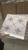 Panneau de carreaux de plafond décoratifs en Pvc carré imperméable, 60x60, nouvel arrivage