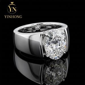 Anello da Uomo in Argento 925 con Moissanite Taglio Ovale Personalizzato, Gioiello Raffinato per <span class=keywords><strong>Fidanzamento</strong></span> e Matrimonio - Product Image 1