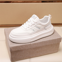 Chaussures décontractées polyvalentes à semelle épaisse, chaussures décontractées en cuir tendance pour l'extérieur, vente directe d'usine OEM et vente en gros