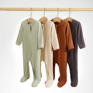 Bán Buôn Nhà Sản Xuất Gân Hữu Cơ Dây Kéo Bông Đồng Bằng 12 Màu Sắc Chân Bọc Mùa Đông Trẻ Sơ Sinh Đồ Ngủ Bé Rompers - Product Image 1
