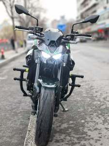 La moto sportive haute performance <span class=keywords><strong>Kawasaki</strong></span> Z900 possède un son de moteur agréable. - Product Image 5